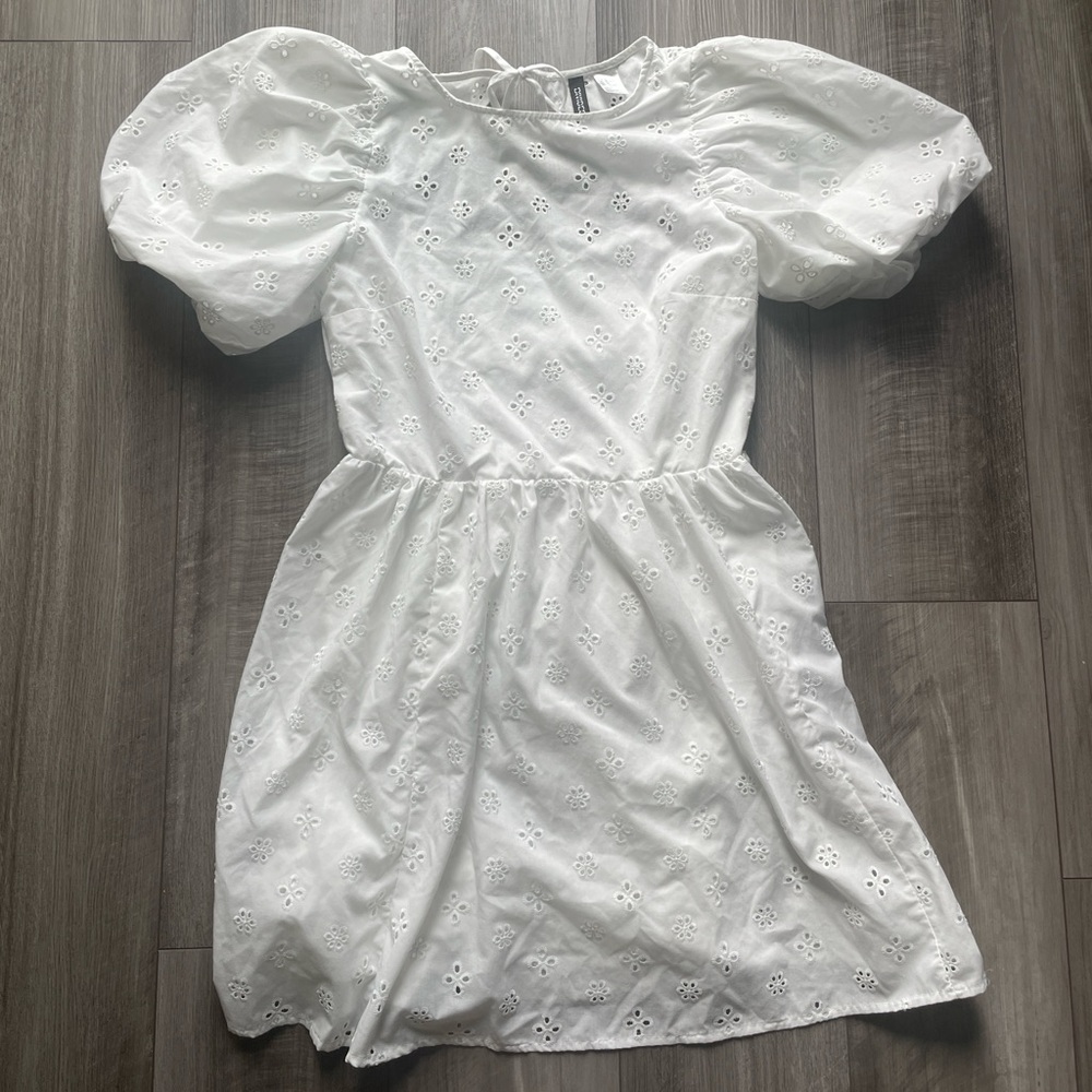 Divided H&M white puffy short sleeve eyelet dress, size M